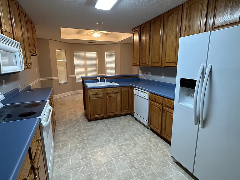 407 Walter Pl — Photo 2