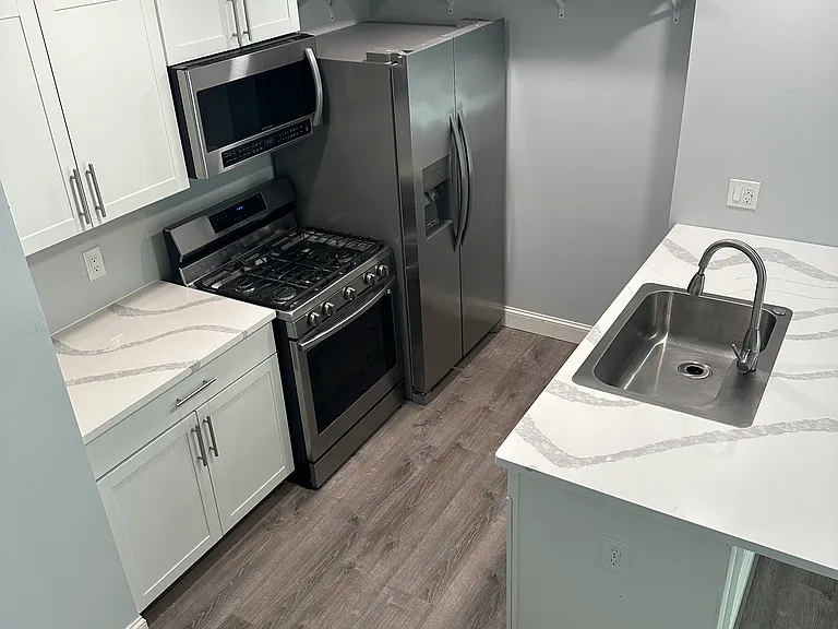 1022 Bancroft Pl — Photo 6