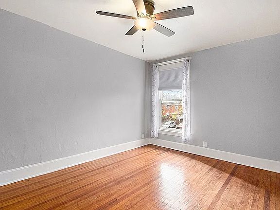 4th image of 1221 N Marion St Unit 2