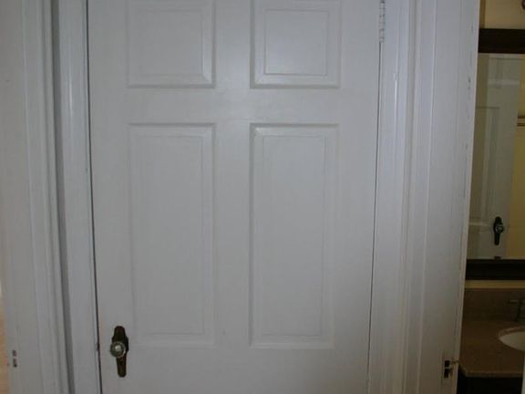 2nd image of 921 Ardmore Dr