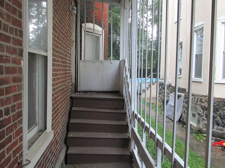 818 Wynnewood Rd #3 — Photo 2