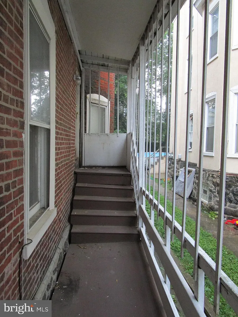 Building Photo - 818 Wynnewood Rd #3