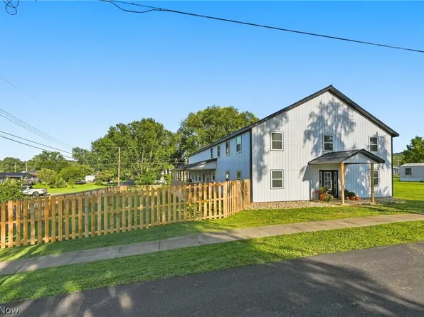 1394 Dewey St, Dresden, OH 43821
