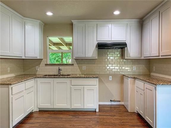 4th image of 4900 Nadine Dr