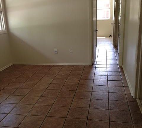 5th image of 8605 Cresthill Ave