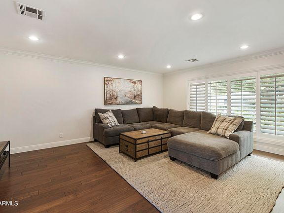 4th image of 3337 N 62nd Pl