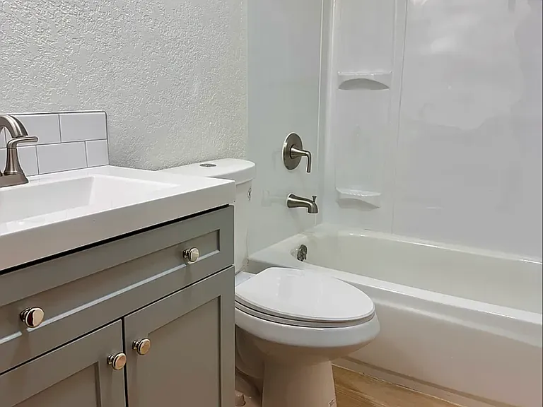 1719 NW 57th St #203 — Photo 5