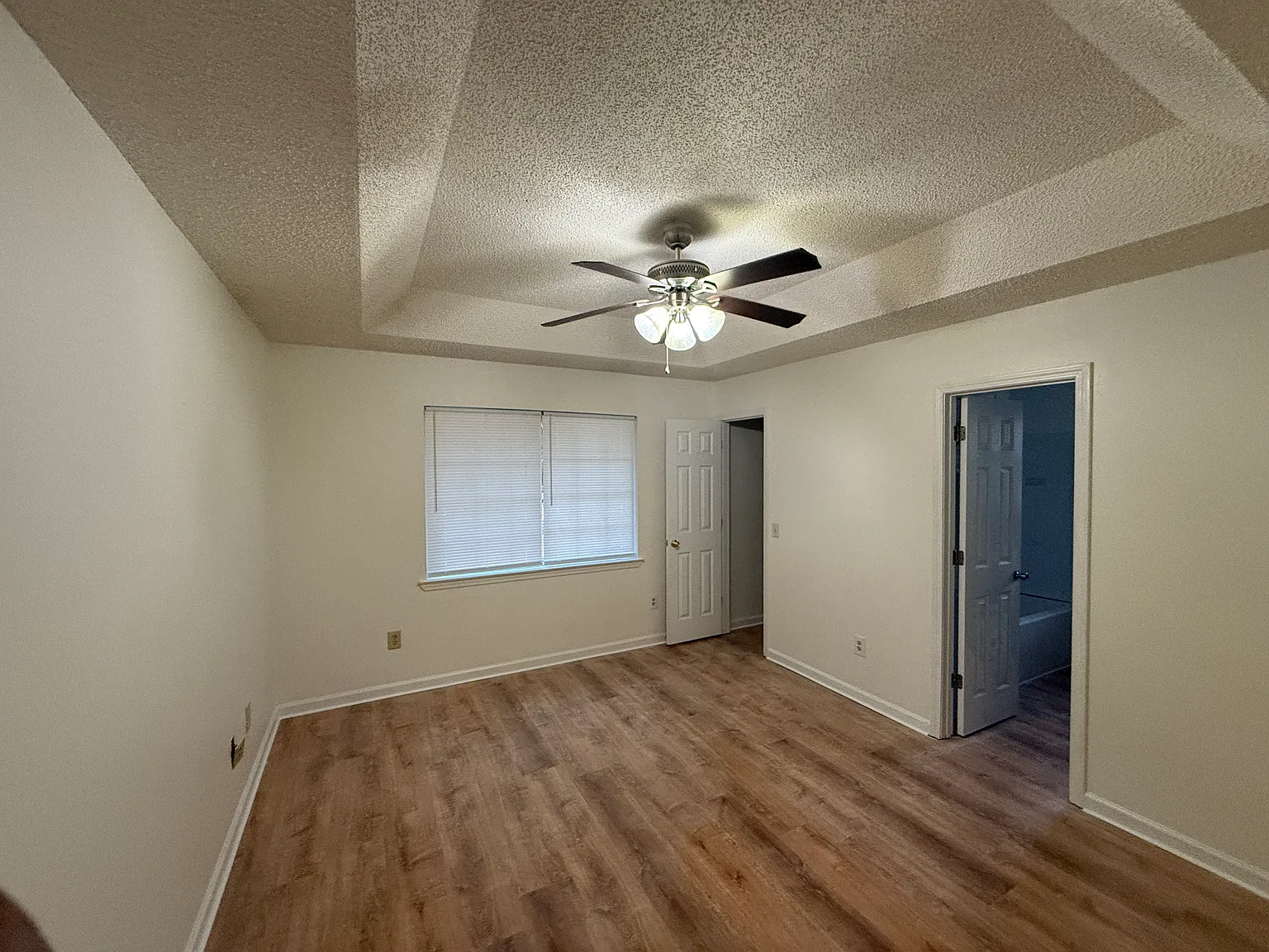 3 bed, 1142 sqft, $1,700 — Photo 4