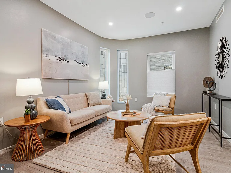 756 Park Rd NW #2 — Photo 3