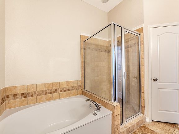 4th image of 5708 McKinley Ln