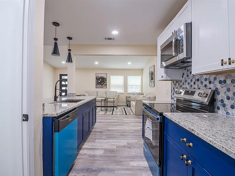 5305 Cahill Oval — Photo 4