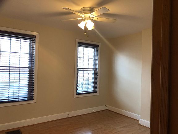 Master bedroom (2) windows & ceiling fan
