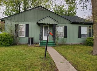 301 E View St, Arma, KS 66712