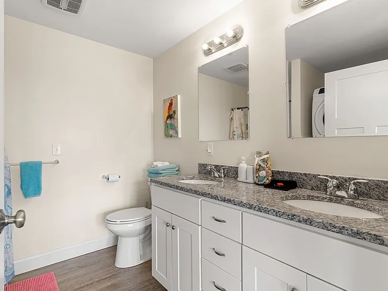 128 Ashworth Ave #309 — Photo 12