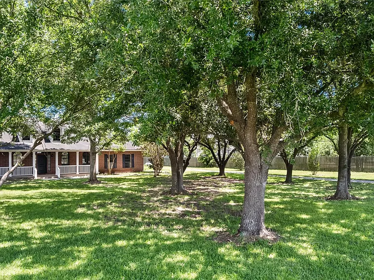 20240 Cypress Rosehill Rd — Photo 10