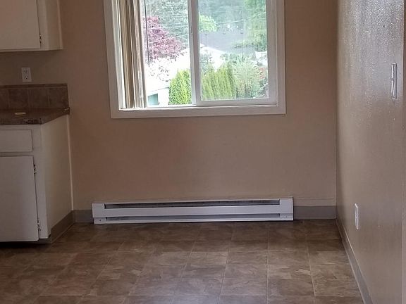 2nd image of 1420 Pacific Ave N APT 13