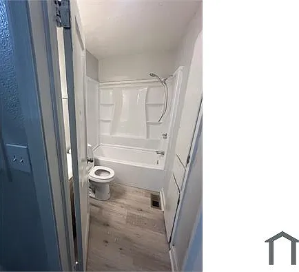 4934 Cedarhurst Dr — Photo 3