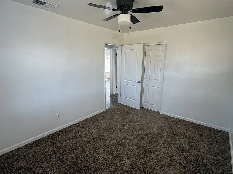 1400 Maitland Dr — Photo 8