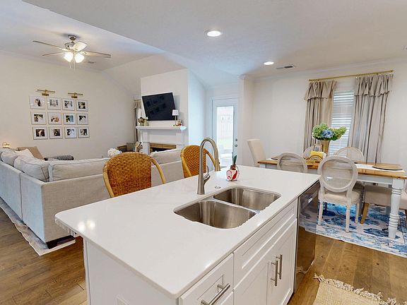 4th image of 140 Livingston Way