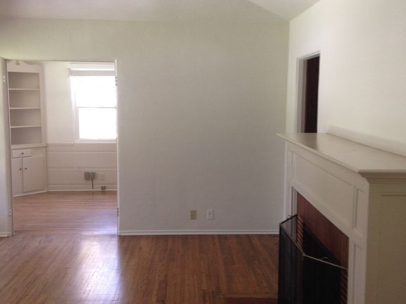 Dining with Dual Fireplace room