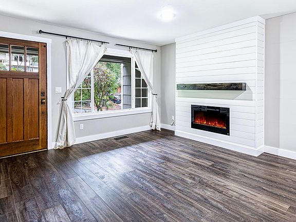 2nd image of 16749 SE 21st Pl