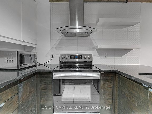 5th image of 250 Manitoba St #515