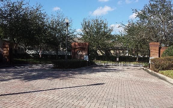 3rd image of 4404 Conroy Club Dr