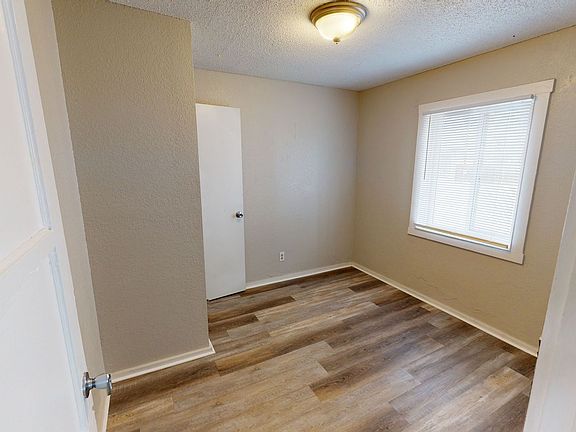 3rd image of 862-866 N 5th St #866-3