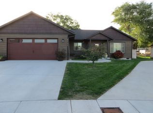 1711 Toaimnic Dr, Wenatchee, WA 98801