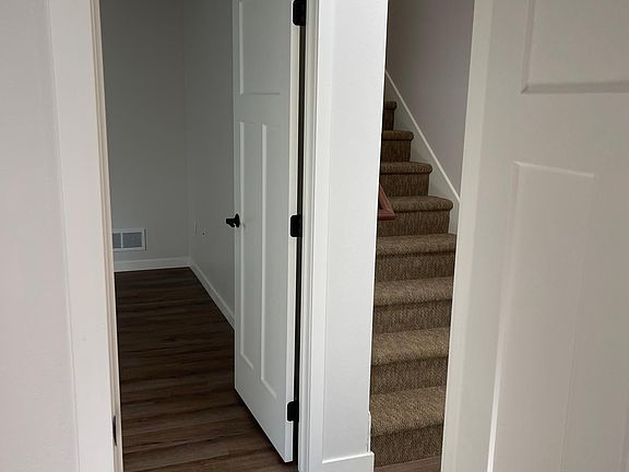 4th image of 509 W Elm St #B