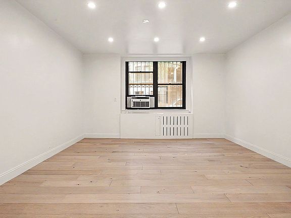 2nd image of 252 W 85th St APT 1B