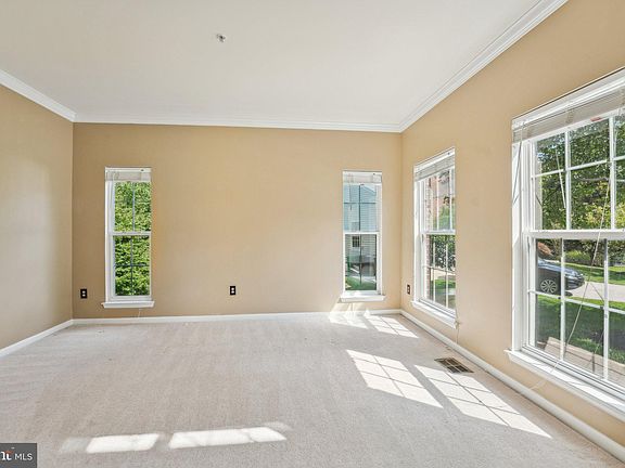3rd image of 9403 Sanborne Ct
