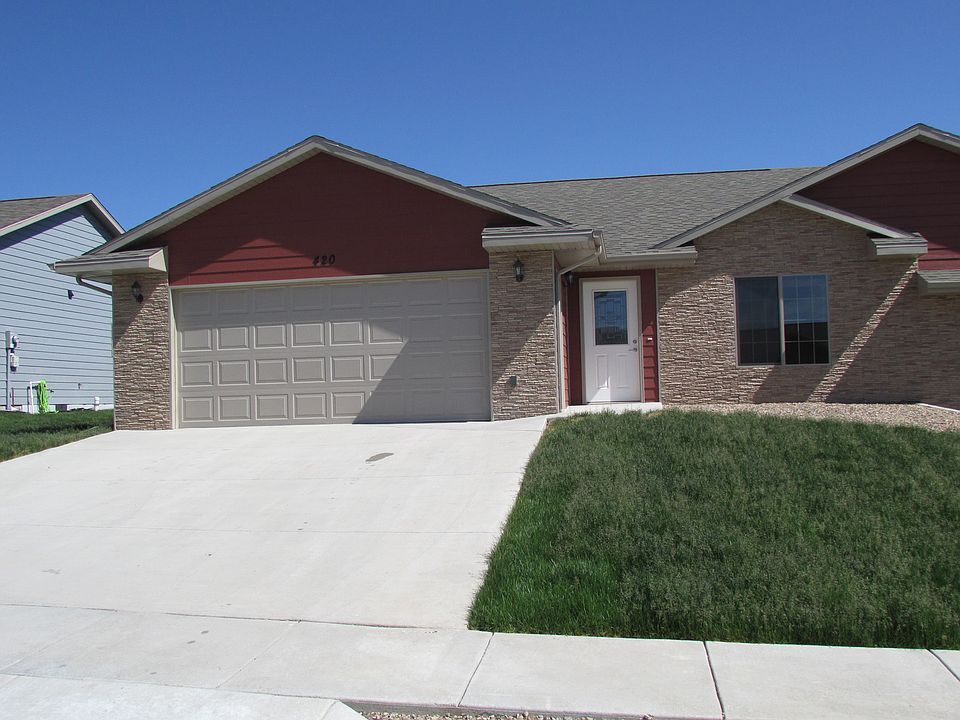1st image of 415 Sapphire Ln