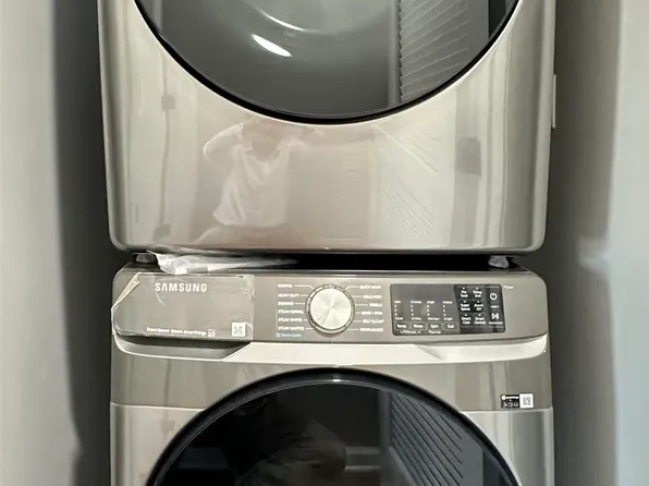 84 Logan Avenue image 16 of 19