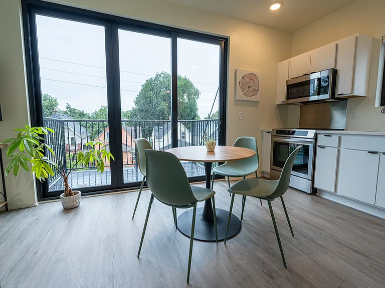 2716 Grand Ave S #204 — Photo 8