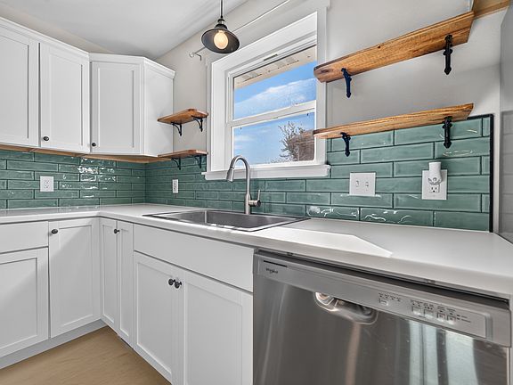 5th image of 84 Camden Ave
