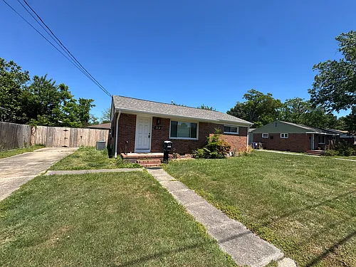 712 Beach View St Photo 1