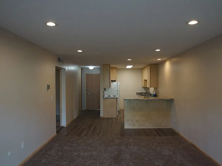 Larpenteur Estates Apartments — Photo 83