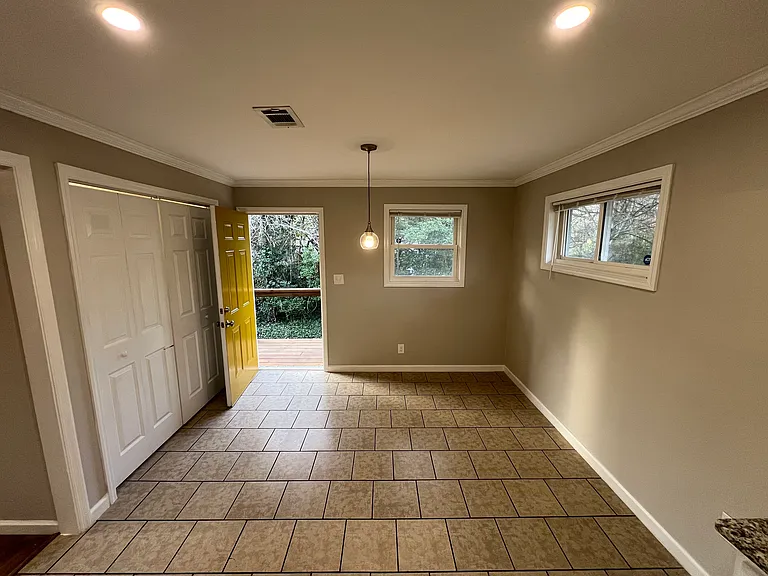 1013 Jones Mill Rd — Photo 3