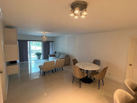 3rd image of 100 Lakeview Dr APT 118