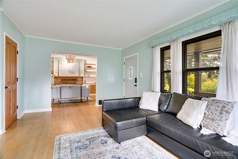 5th image of 11457 Glendale Way S