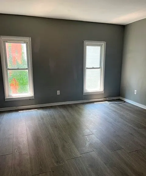 112 E Chemung Pl — Photo 2