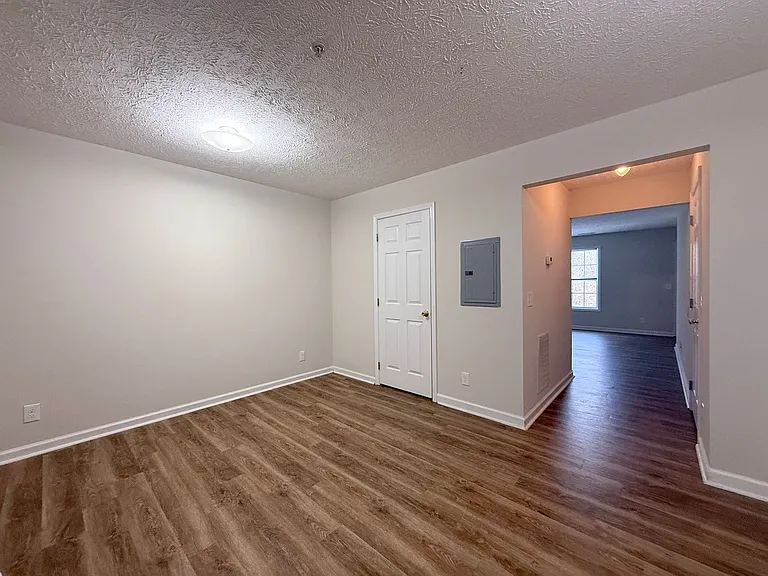 1320 Carolina Ave — Photo 10