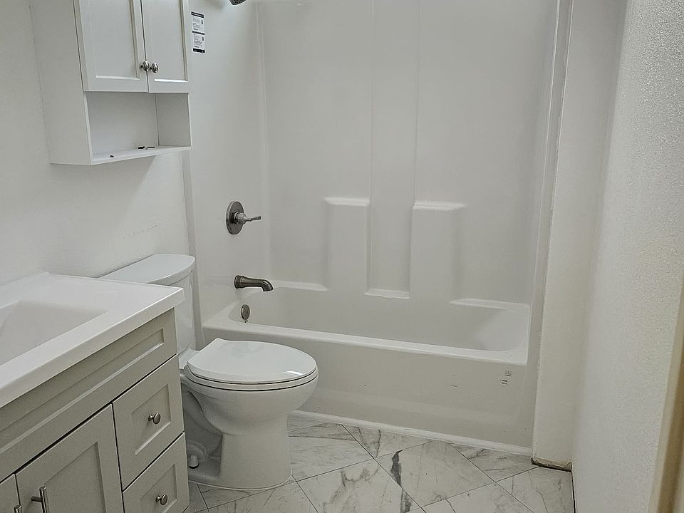 2nd image of 816 Harding Ave APT 3