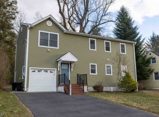 31 Lakeview Rd, Sparta, NJ 07871