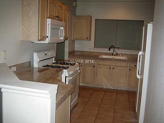 3rd image of 1608 Hills Of Red Dr Unit 202