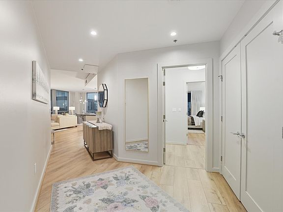 2nd image of 900 20th Ave S APT 901