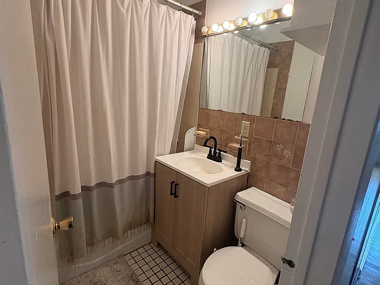 308 9th St #2G — Photo 15