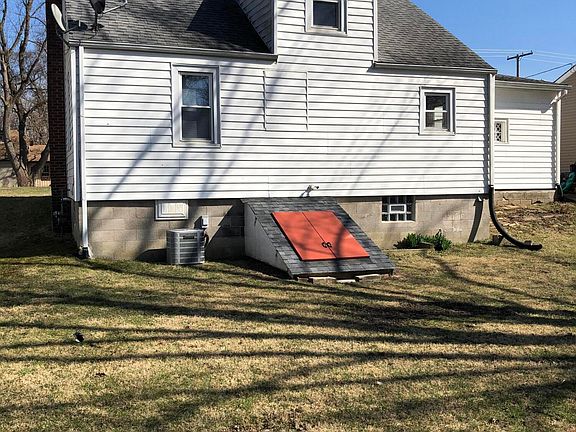 4th image of 227 Mill St