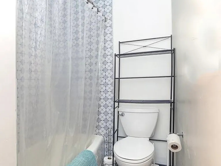 351 Oakhill Ave #207 — Photo 3